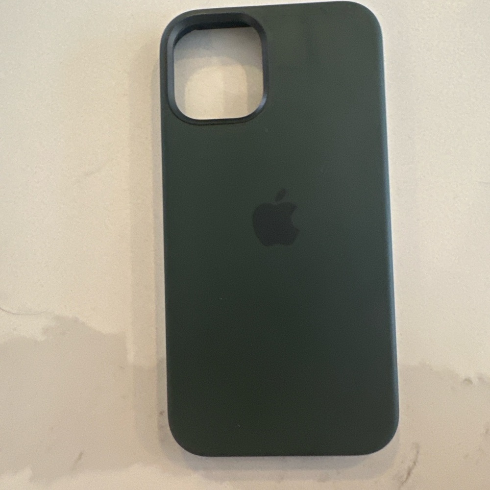 Apple Screen Protector with Installation Kit - Picture 10 of 16